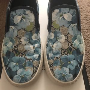 Blue Gucci bloom shoes